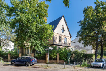 Sanierungsbedarf: Großzügige Altbauwohnung in denkmalgeschütztem Fachwerkhaus + eigenem Gartenzugang, 12487 Berlin, Wohnung