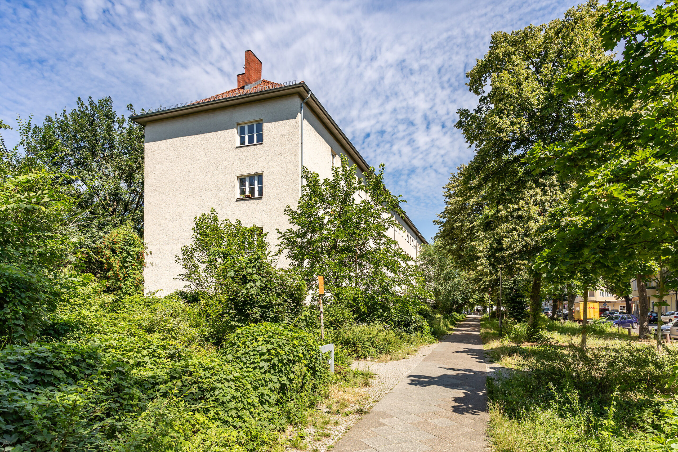 Ab sofort verfügbar: Freundliche, ruhige 3-Zimmer-Altbauwohnung in zentraler Lage Heese und Acar Immobilien GmbH