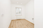 Comission free: 3-room apartment in Berlin/South - extensively renovated by the developer - 4