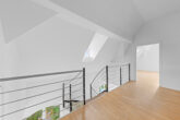 Saniert & Bezugsfrei! Traumhafte Dachgeschoss-Maisonette im Komponistenviertel mit Altbau-Charme - Galerie